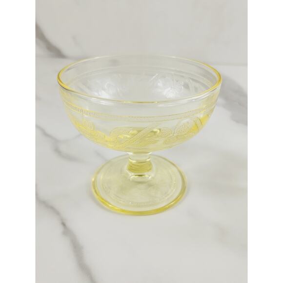 Hazel Atlas Sherbet Glasses Cloverleaf Yellow Footed 30s Depression Glass 3 1/4" - Picture 2 of 13
